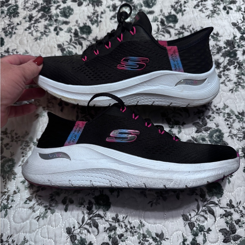 Skechers Women's Black and Pink Athletic Sneakers